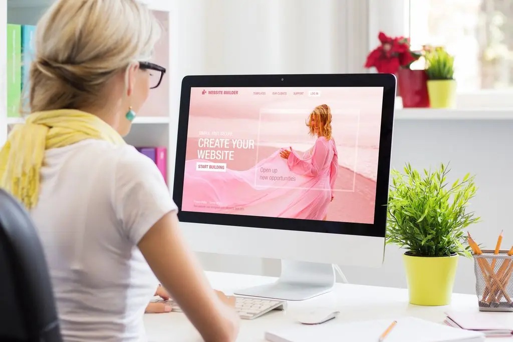 Squarespace Alternatives: Website Builders with Integrated Client Management for Agencies