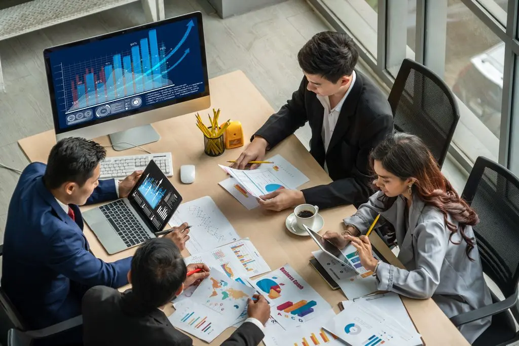 Bitrix24 vs. Smartsheet