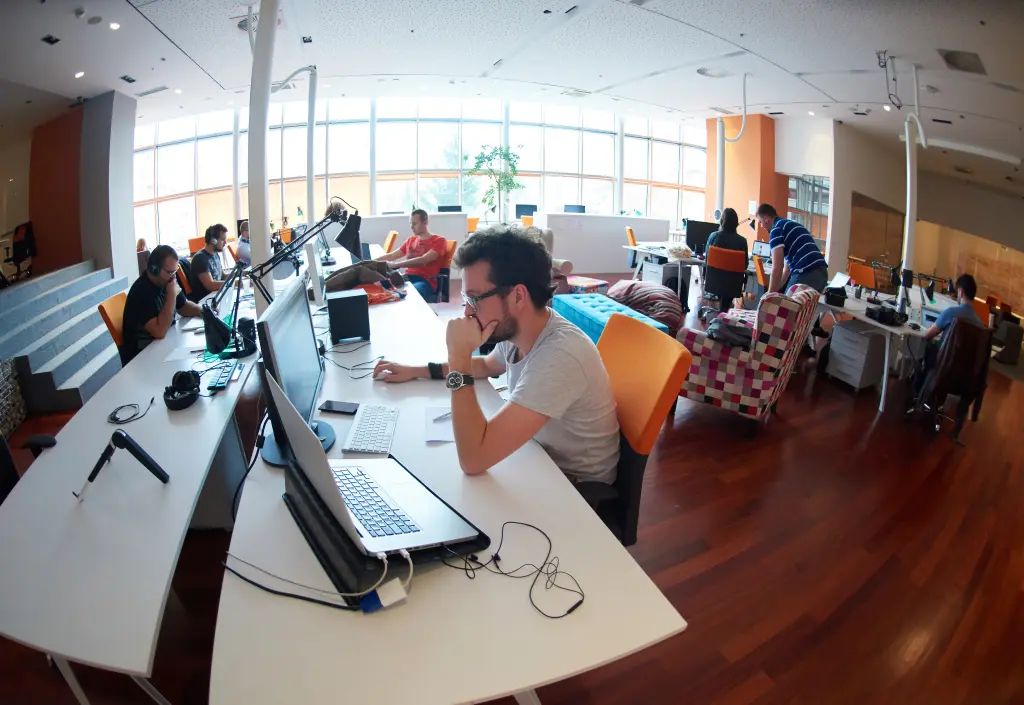 The 8 Top Call Center Software for (Small) Business in 2024